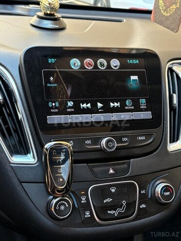 Chevrolet Malibu-12