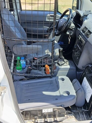 Ford Transit Connect-8