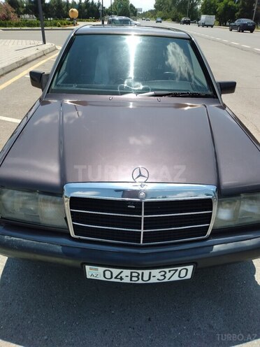 Mercedes 190-1