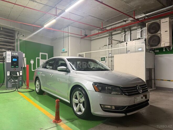 Volkswagen Passat-1
