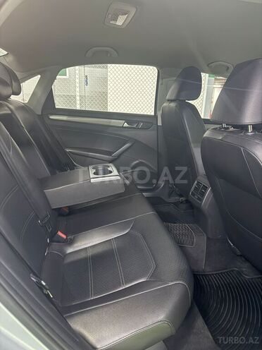 Volkswagen Passat-5