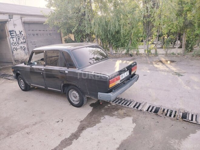 LADA (VAZ) 2107-2