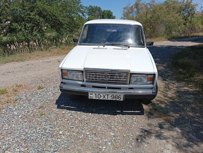 LADA (VAZ) 2107-1