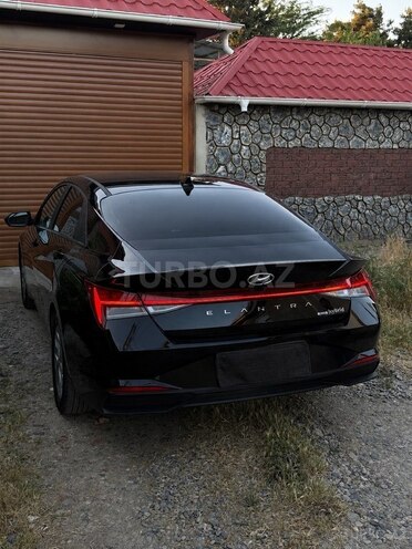 Hyundai Elantra-2