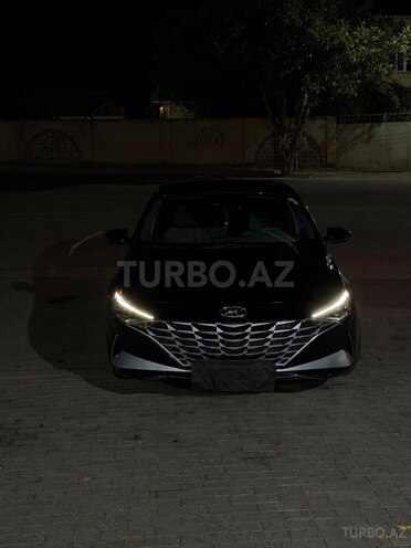 Hyundai Elantra-1