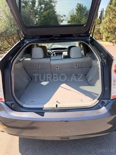 Toyota Prius-6