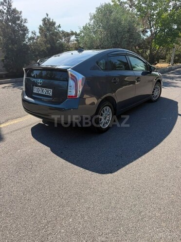 Toyota Prius-7