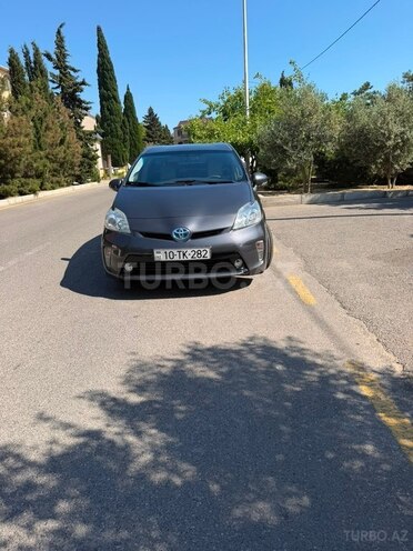 Toyota Prius-13