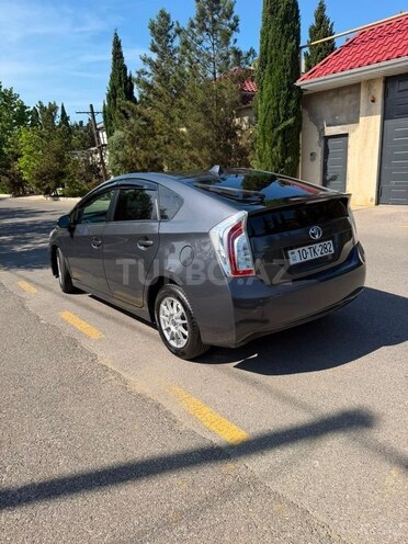 Toyota Prius-9