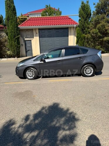 Toyota Prius-15