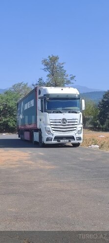 Mercedes Actros 1842-11