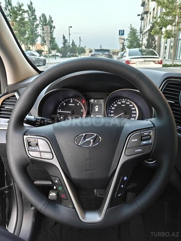 Hyundai Santa Fe-15