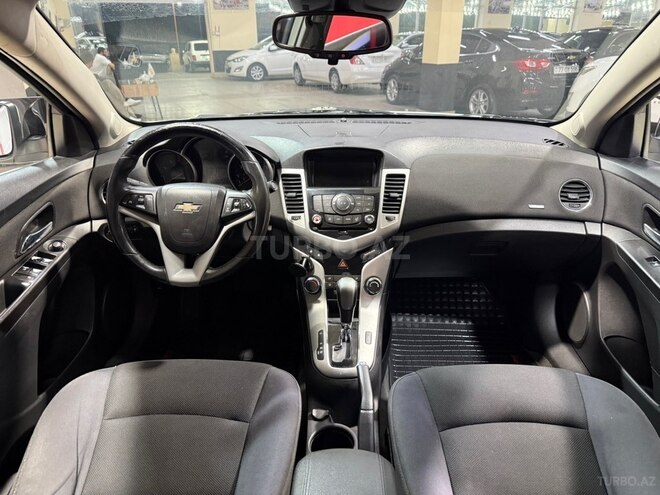 Chevrolet Cruze-12