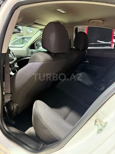 Chevrolet Cruze-14