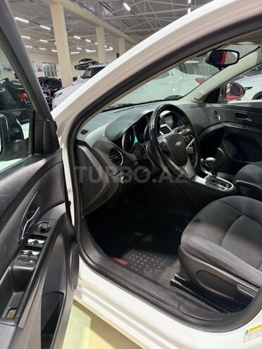 Chevrolet Cruze-10