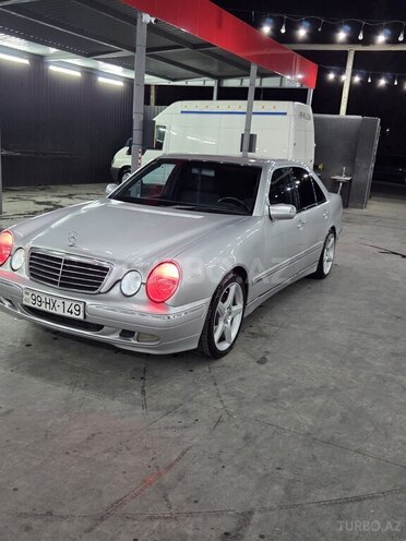 Mercedes E 270-7