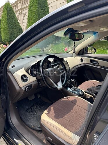 Chevrolet Cruze-17