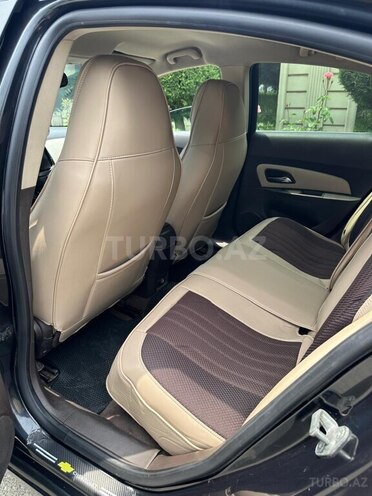 Chevrolet Cruze-16