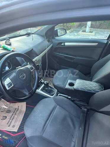 Opel Astra-11