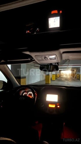Toyota RAV4-8