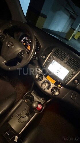 Toyota RAV4-4