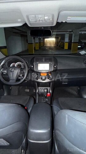 Toyota RAV4-10
