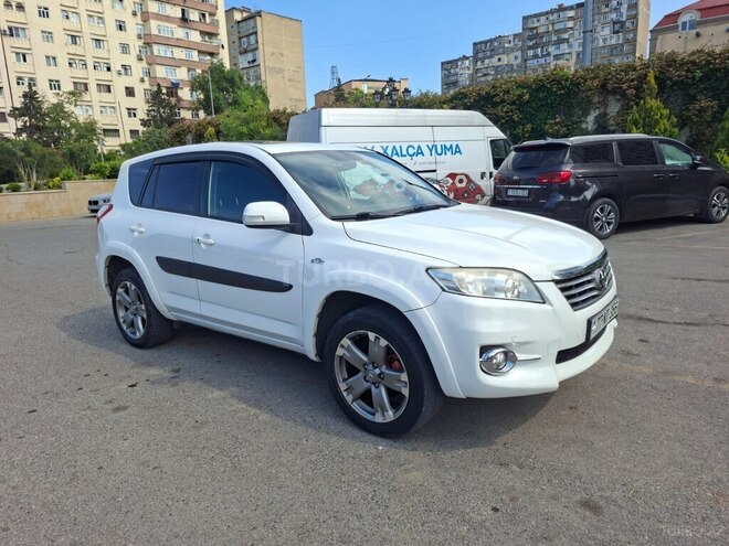 Toyota RAV4-4