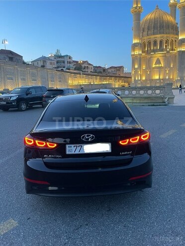 Hyundai Elantra-6