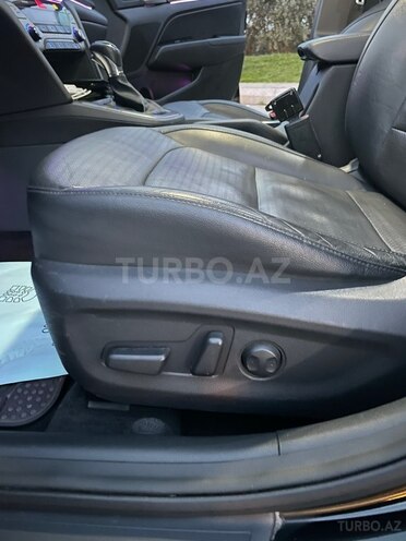 Hyundai Elantra-13
