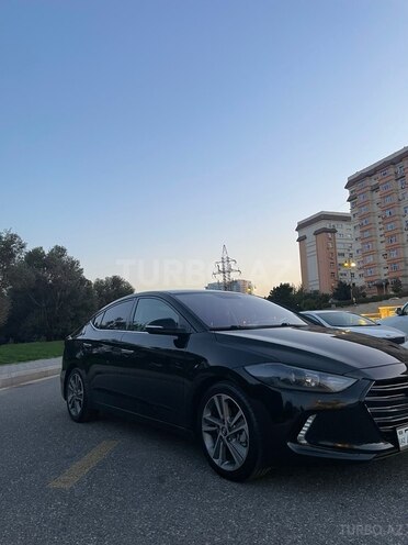 Hyundai Elantra-5