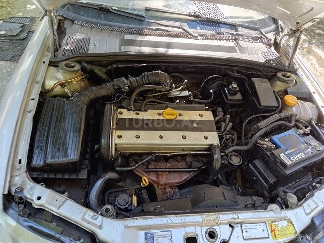 Opel Vectra-15