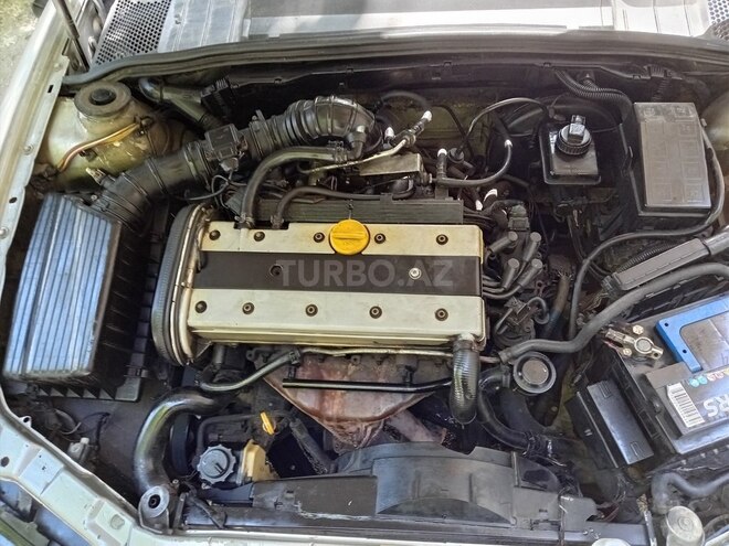 Opel Vectra-11