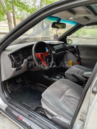 Opel Vectra-18
