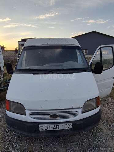 Ford Transit-1