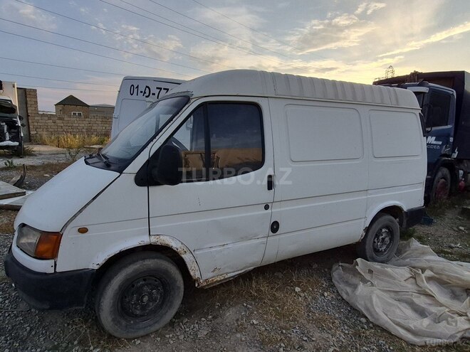 Ford Transit-4