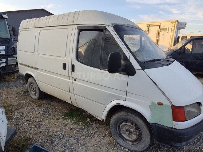 Ford Transit-5