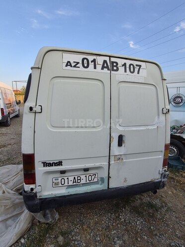 Ford Transit-6