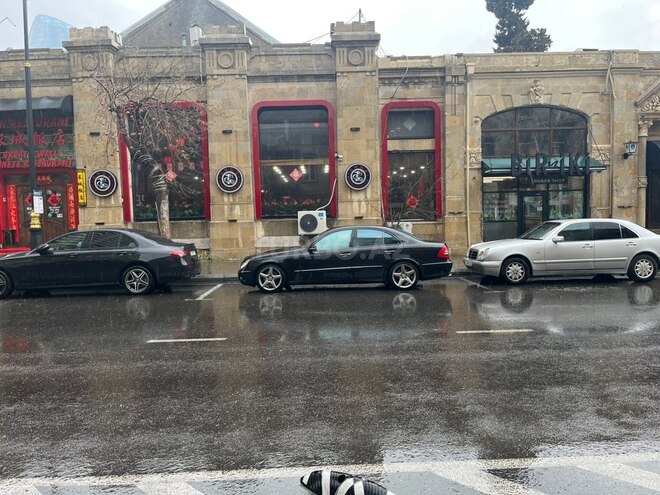 Mercedes E 350-7