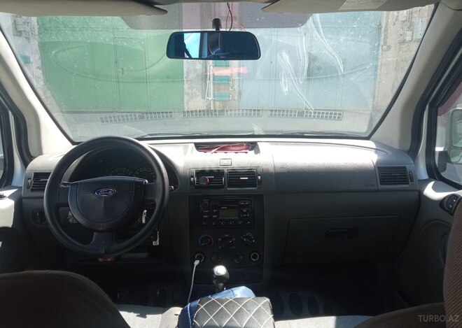Ford Tourneo Connect-5