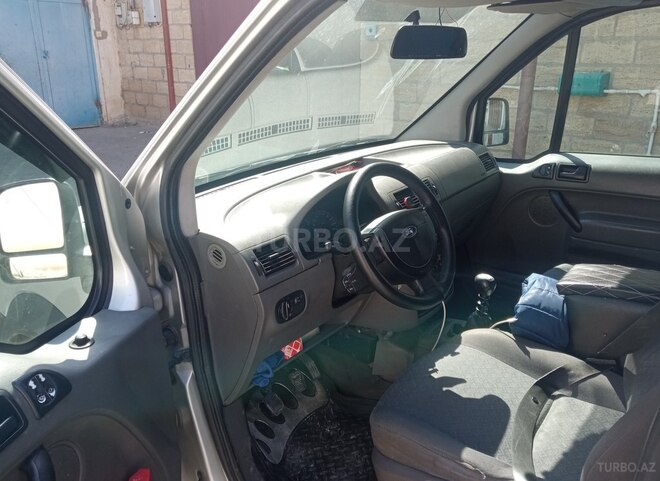 Ford Tourneo Connect-6