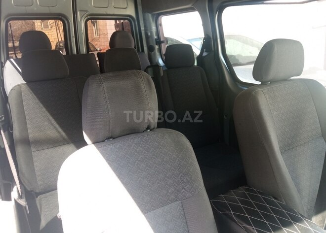 Ford Tourneo Connect-8