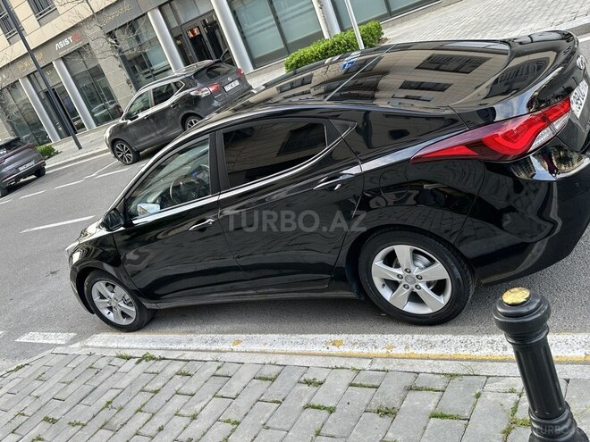 Hyundai Elantra-2