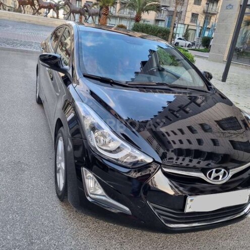 Hyundai Elantra-9