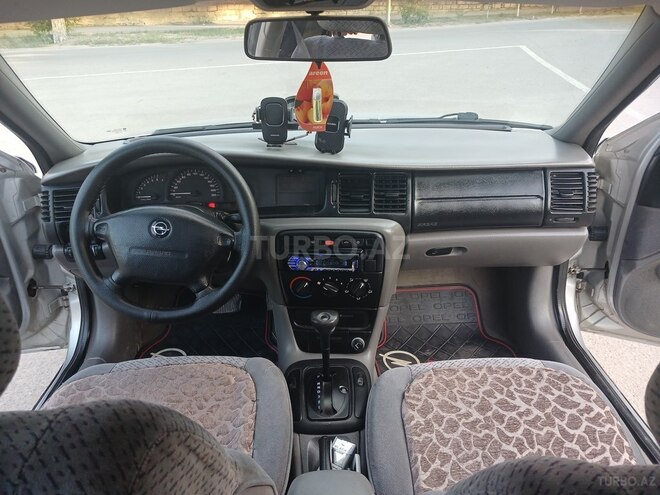 Opel Vectra-5