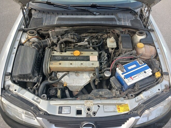 Opel Vectra-14