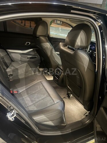 BMW 330e-10