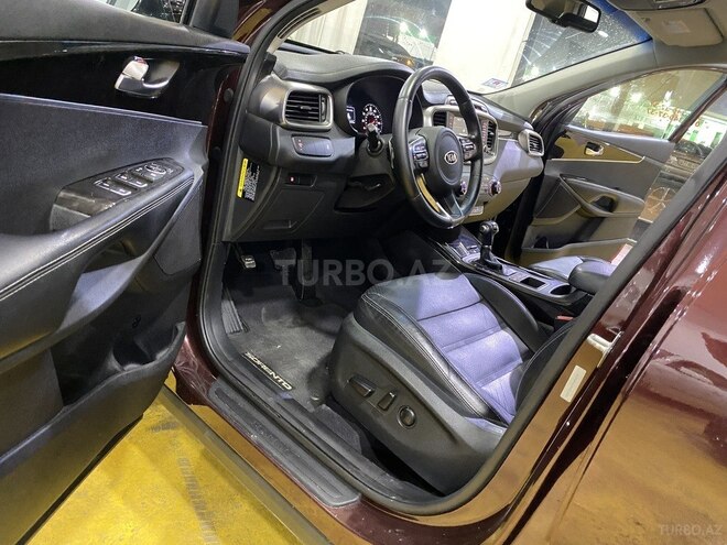 Kia Sorento-13