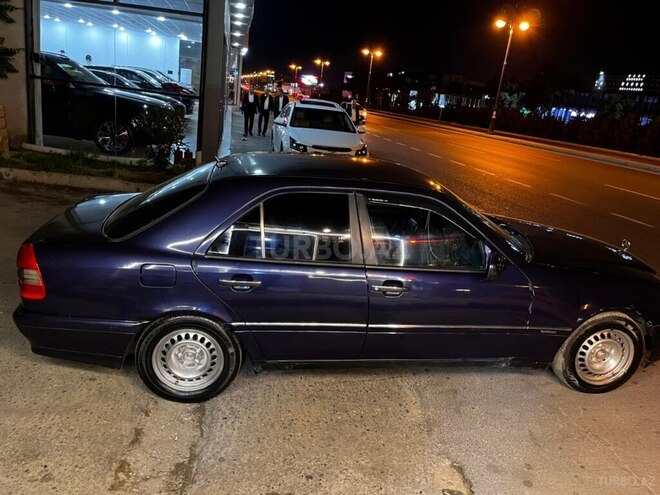 Mercedes C 250-9