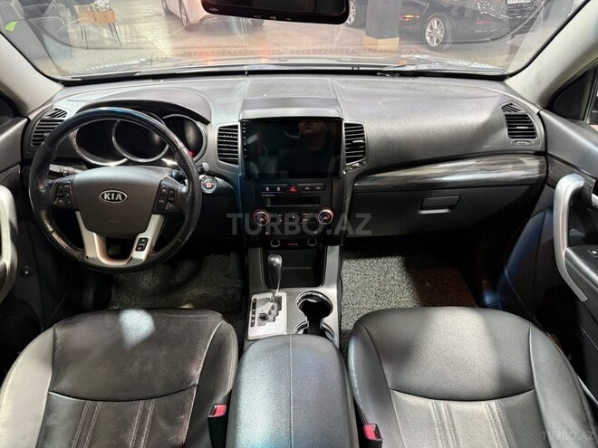 Kia Sorento-16