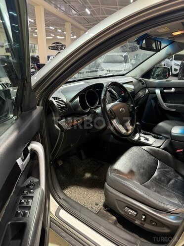 Kia Sorento-12